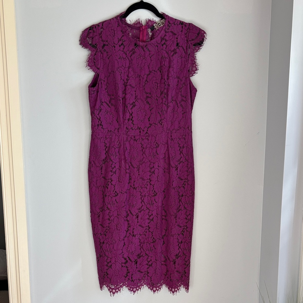 Elegant Lace Midi Dress in Vibrant Purple